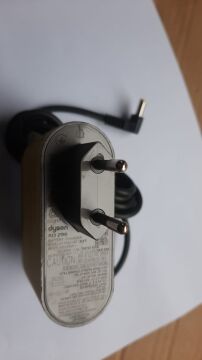 DYSON  Dikey Süpürge Şarj Adaptörü  30.45V-1.1A