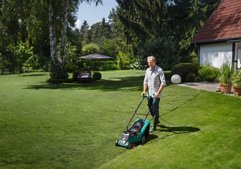 Bosch Rotak 37   Çim Biçme Makinası