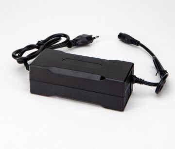 Sertec YZ130-14S  58,80V. / 2A.  Li-Ion  Şarj Cihazı