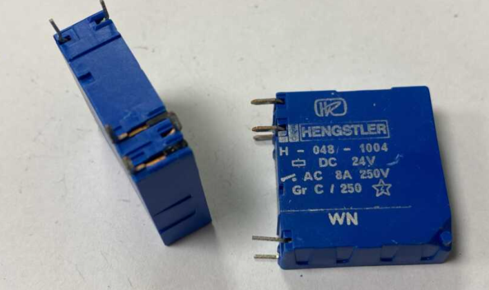 H-048-1004 24VDC 8A 250VAC 5 PİN RÖLE