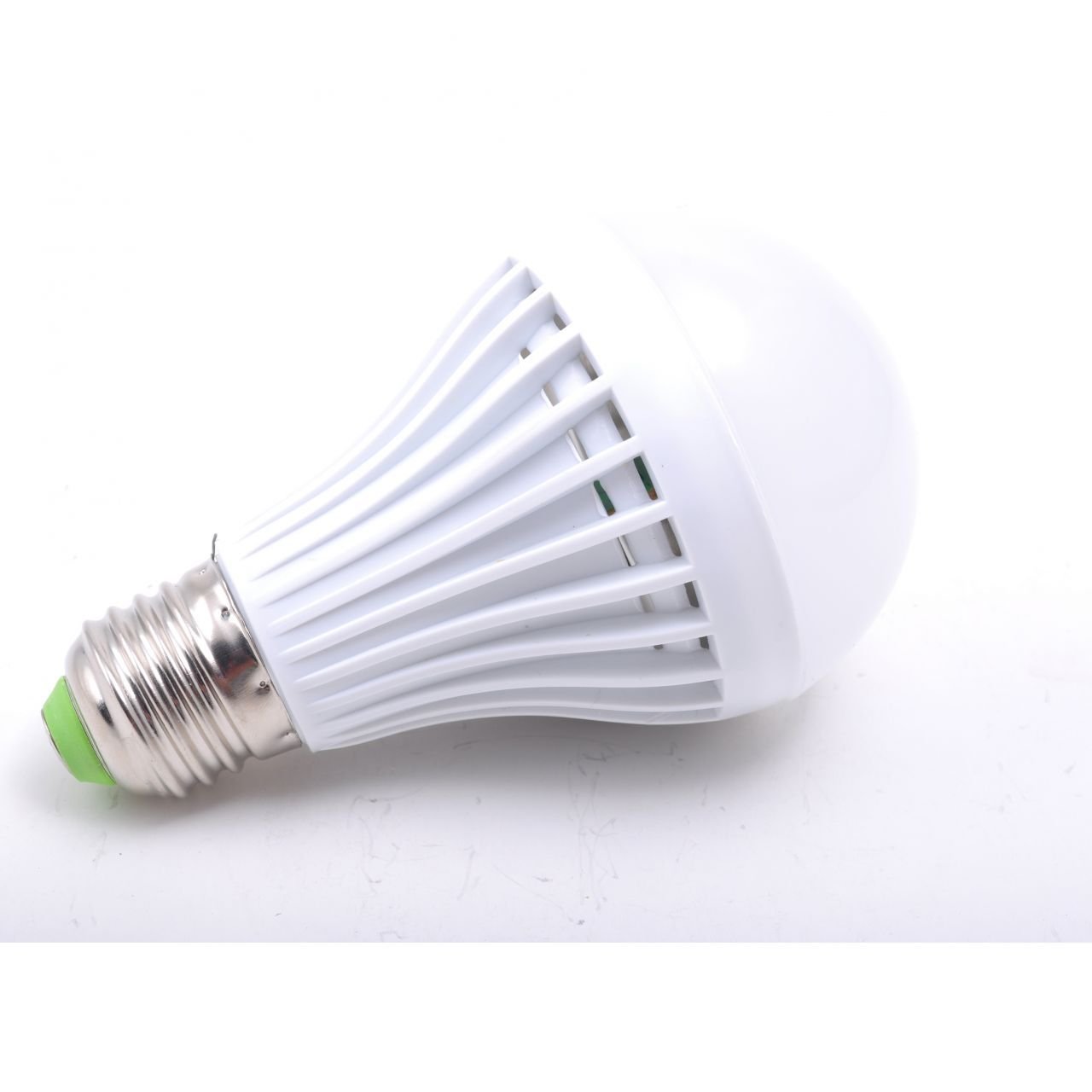 7 watt E27 LED Ampul Beyaz